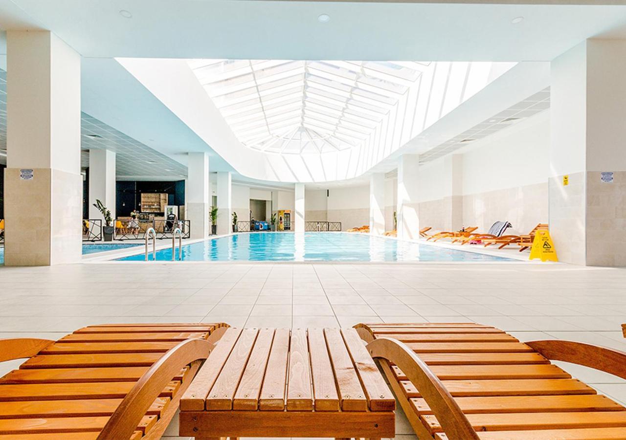 Oak Sky Apartment Spa & Fitness سكوبجي المظهر الخارجي الصورة